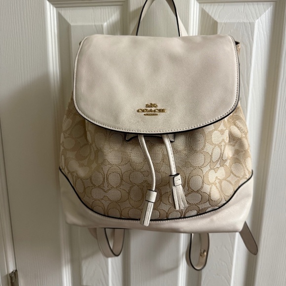 Coach Signature backpack - Picture 1 of 9